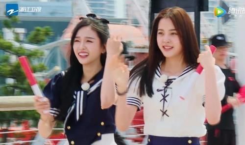  压板|《跑男》欧阳娜娜踩指压板“公然作弊”，看脚下垫的啥太心疼baby