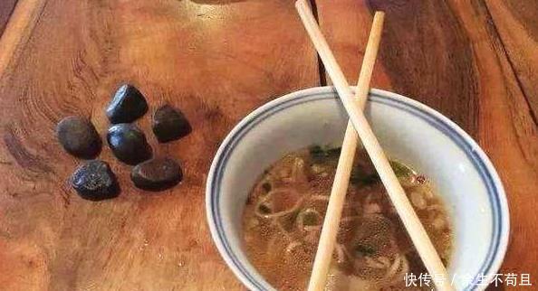 赶紧|老一辈传下来的用筷子“禁忌”,过年了,赶紧学一下吧!