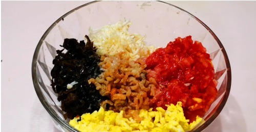 饺子|西红柿包饺子,原来这么好吃,调馅有秘诀,比肉饺子更香更好吃