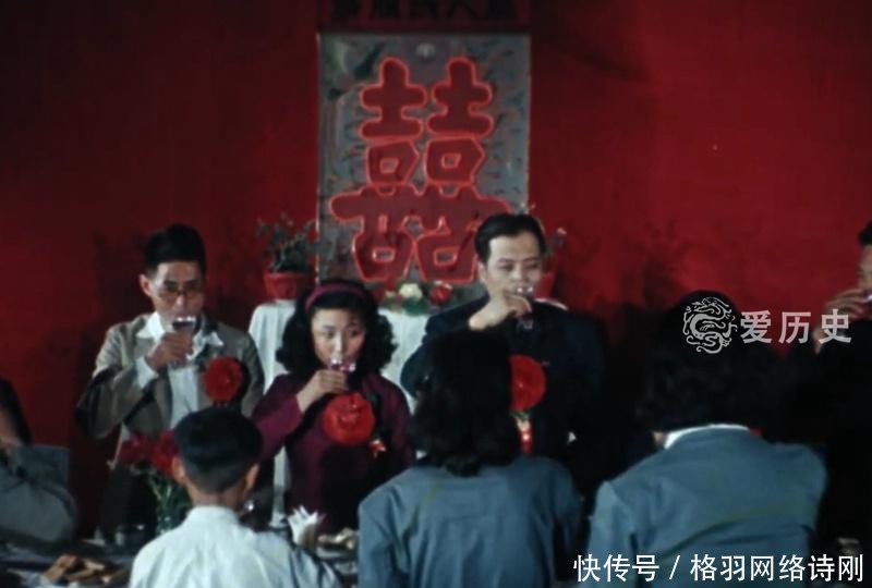 青年|老照片:50年代简朴的婚礼现场 嫁给干部是女青年的梦想