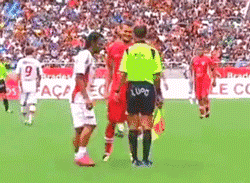  大叔|搞笑GIF：这位大叔，你也太厉害了！这东西可是不轻！