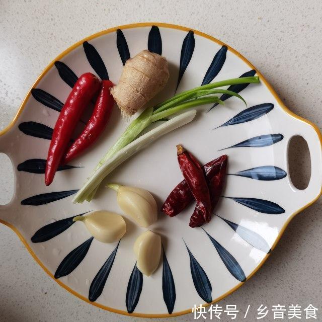 切成|豆角烧茄子,软糯入味,非常的下饭