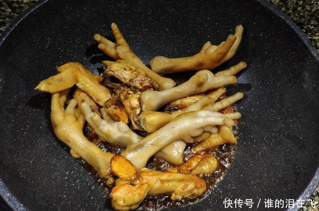  入味|入秋后来一锅乱炖，鲜美软糯入味，胶原蛋白满满，比吃猪肉强多了