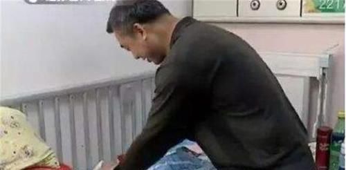  走散|小女孩与爸爸在商场走散，民警询问爸爸名字，听到回答忍不住笑了