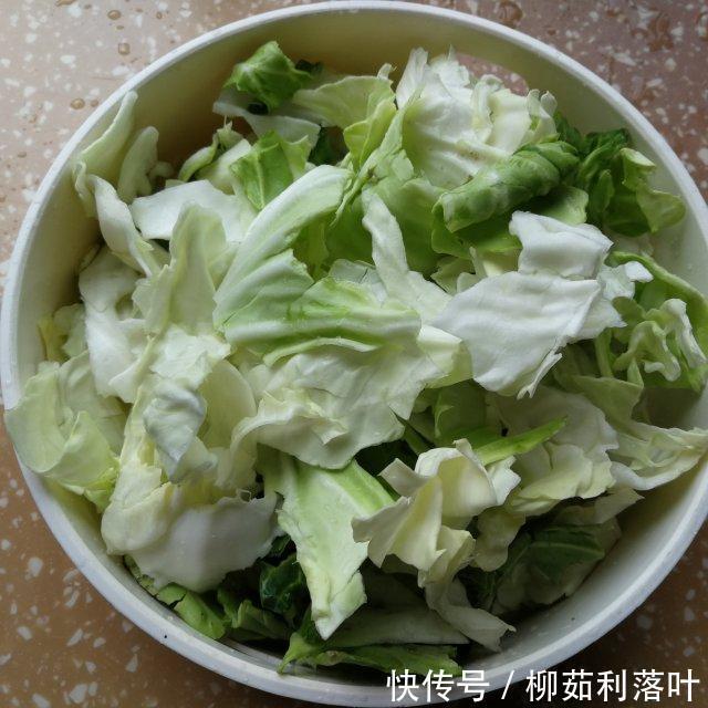 微辣|包菜炒回锅肉,肉香菜鲜,微辣可口