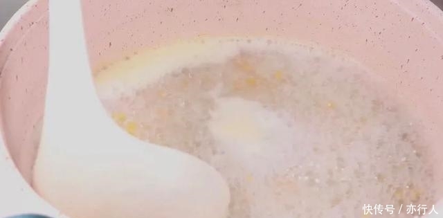 补铁|7个月宝宝爱吃的蛋黄黑小米粥,补铁又补钙!宝宝爱吃,辅食首选