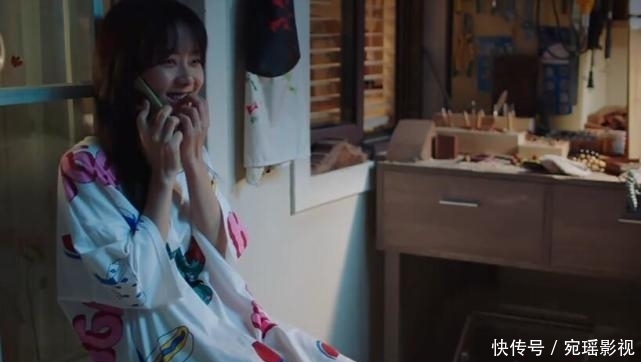 父母|尖尖心情不好找爸爸安慰,谁注意李爸在干嘛?多数父母都如此暖心