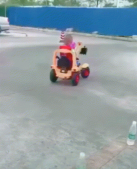 教训|搞笑GIF：那天看我老婆被人拿着棒子教训，我二话没说上去就是一顿打