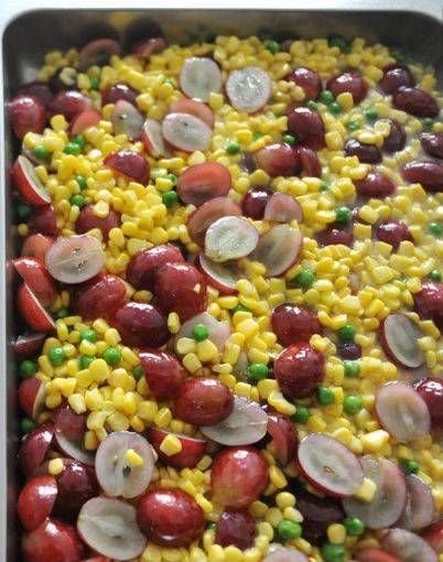 大妈|学校食堂大妈,免费送你饭菜,你会选哪一种,网友我还啃面包吧