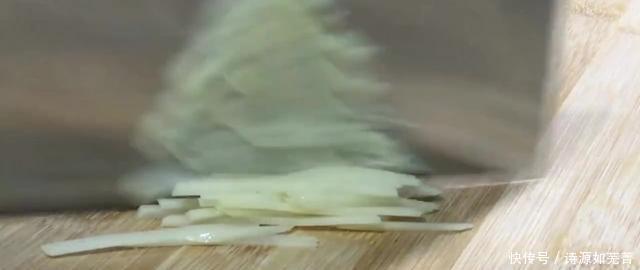  好吃|用土豆做早餐鸡蛋饼，好吃又美味，早餐轻松解决不用愁