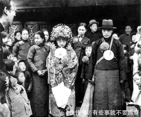 珍贵|晚清珍贵照:婚礼上新娘和新郎都不高兴,大户人家妻妾成群