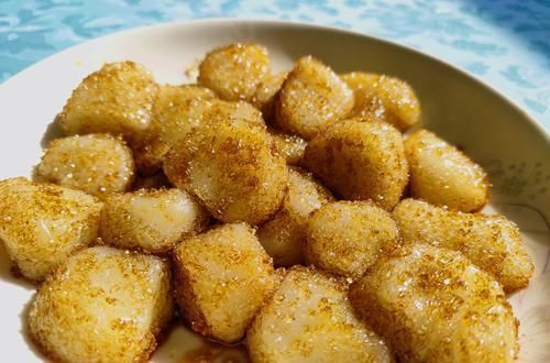  蒸好的糯米|教你在家做糯米果，不煎不油炸，口感软糯，甜甜的好好吃