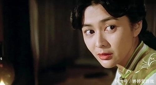 馒头|关之琳后台未修图曝光,油光满面肿得像馒头,劣质化妆品用多了?