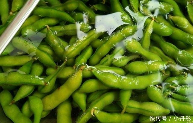 补钙|夜宵不吃炸鸡、泡面吃什么?营养师:喝酸奶解饱、吃毛豆补钙