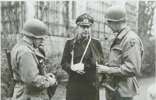 细菌战|犹太少女化身艳谍，用香吻阻止希特勒细菌战，死前竟提了个特殊要求