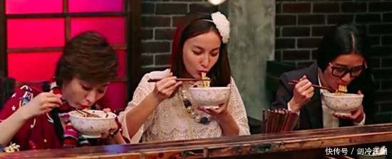 捧上天|被我们吐槽到爆的这碗面,却被歪果仁捧上天