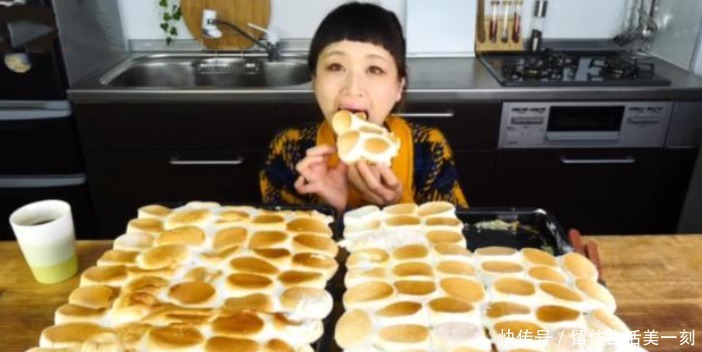 低薪|大胃王挑战60块“面包”，刚吃一口却穿帮了，网友我一口吃完！