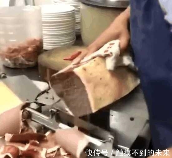 拉面馆|拉面馆切了几天肉, 老板就让我回家了, 说我切厚了