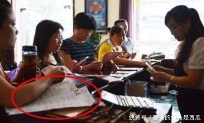 完餐|为什么餐厅在客人点完餐后,要急着把菜单收走?看完才知其中猫腻