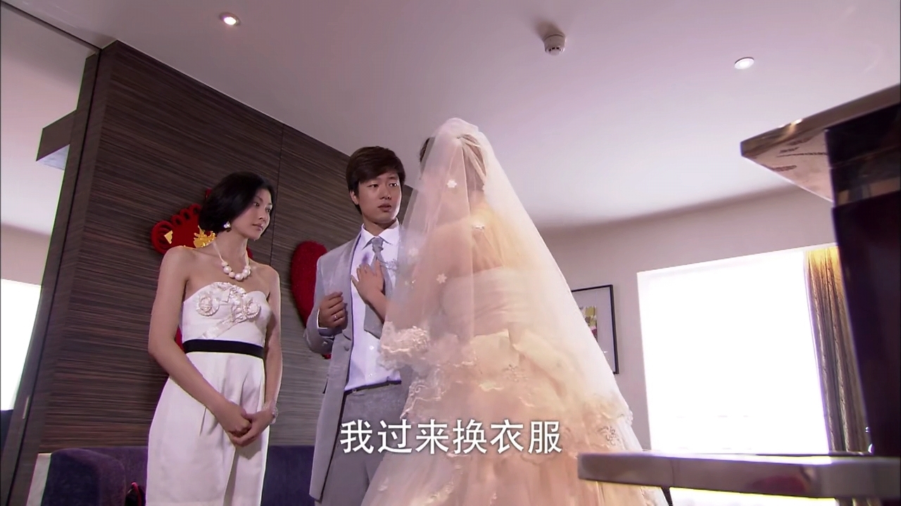 不上|汪曼妮被迫当“三”，还瞧不上小三的，情商太低迟早被打脸！