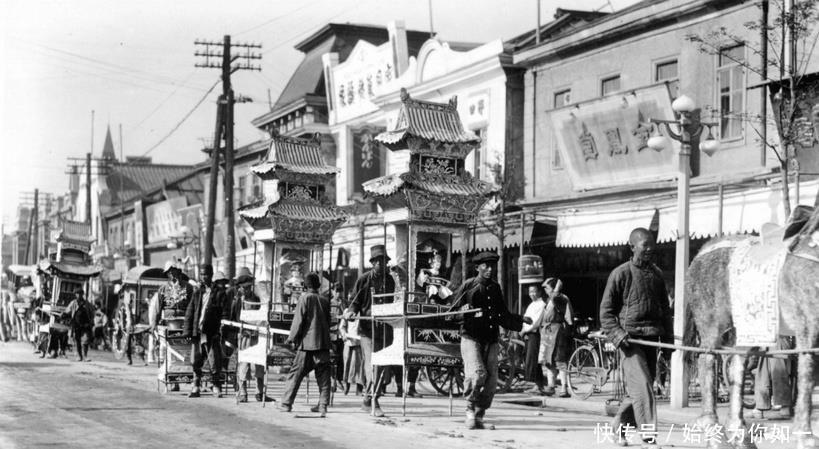 有钱人|张学良统治下的大连老照片,收录了当时有钱人出殡影像!