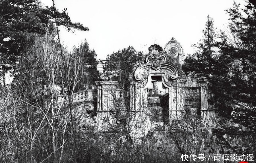 断壁残垣|晚清老照片:被英法联军焚毁之后的圆明园,断壁残垣荒草丛生