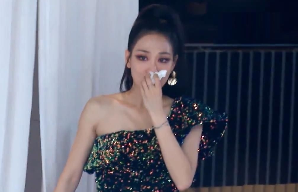 厉害|《乘风破浪的姐姐》沈梦辰淘汰王霏霏自责,吴昕冲出现场,万茜厉害了