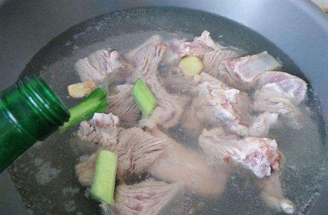 健康|营养专家提醒4种食材,不焯水从来不吃,再懒也不能图省事