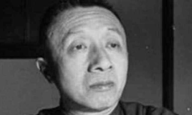 借钱|晚年杜月笙落魄到借钱维生，此人说一句话，杜月笙红了眼眶