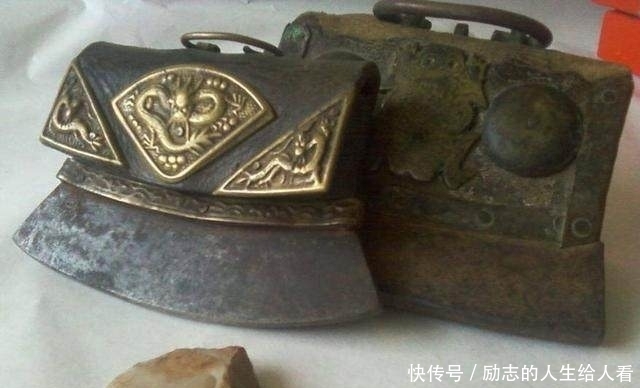 负责敬烟|慈禧吸烟规矩多,宫女跪着伺候,洒一点火星就掉脑袋