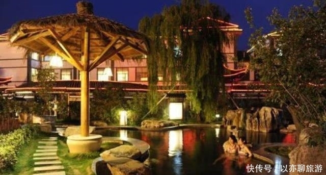  现出|从年入千万到如今现出“原形”的草帽姐，皆是因果轮回！