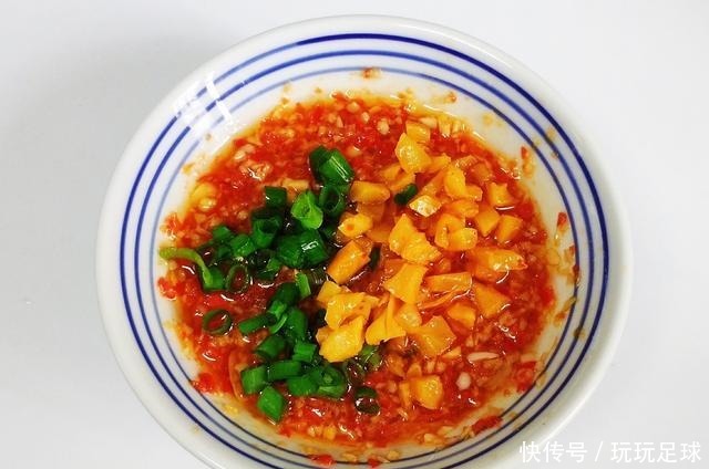 新鲜的生蚝|秋天，不要错过美味的生蚝，学过这3步，挑选到汁肥肉嫩的生蚝