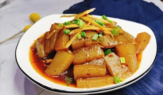 美食|夏日应季美食仔姜烧魔芋,暖身开胃促食欲,膳食纤维通肠道