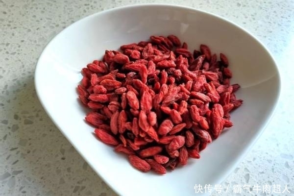 发酵|半碗红枣,一碗玉米面,不蒸不烙,只需一个电饭锅,出锅太馋人了