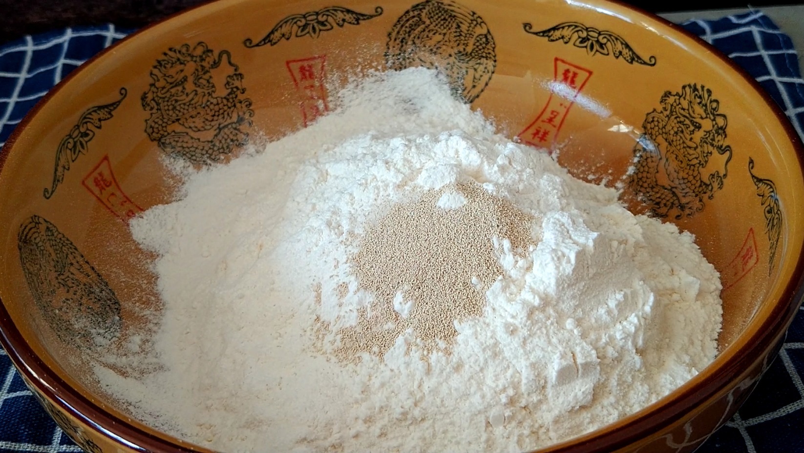 简单|面粉不要只会蒸馒头,这个做法比蒸包子简单,比馒头香,咸香味美