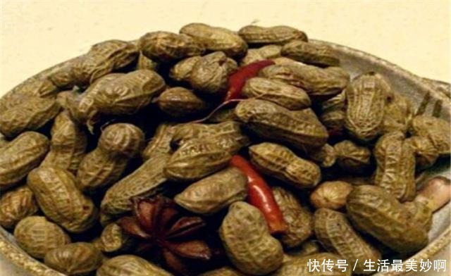 带壳花生|煮花生时,不能直接下锅煮,少了这1步,花生不烂不入味