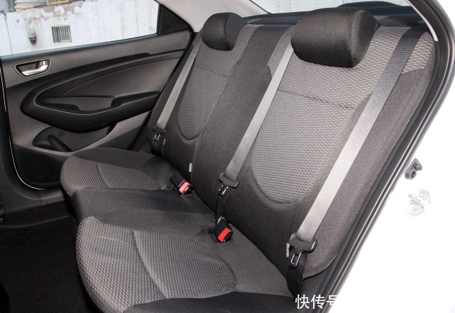 设计|又一合资车卖出“白菜价”!跌至4.79万,一箱油800KM,家用首选