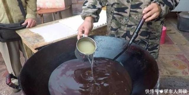 没出|小夫妻街边卖它,一元一个,还没出锅已卖光,邻摊越看越眼红