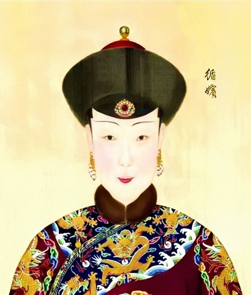 乾隆帝|乾隆和12个老婆的画像,图15比乾隆小47岁,图3是乾隆真实的相貌