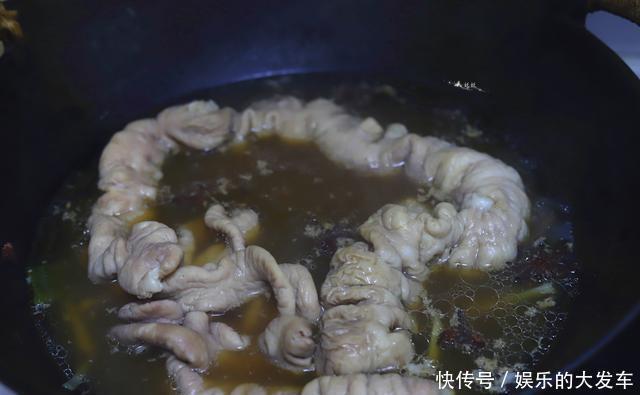 肥肠|肥肠这个做法真是太好吃了，香而不腻有嚼头，看得我直流口水