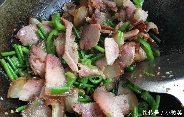 邻居|中国人出国晒腊肉,被加拿大邻居举报,网友支招让人捧腹大笑