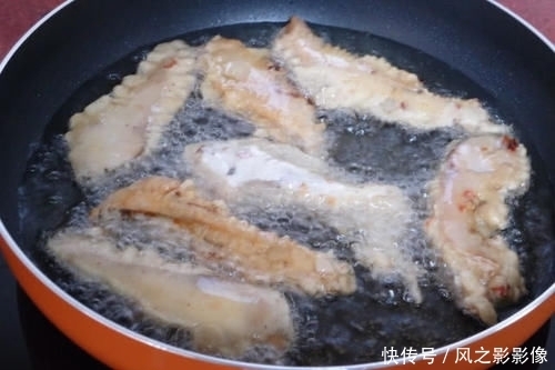 破皮|炸鱼的第一步先倒油?大错特错!教你正确做法,金黄酥脆还不破皮