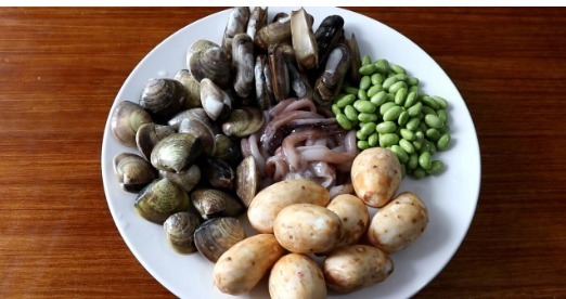 搅拌均匀|这是芋头汤的做法,与小海鲜巧妙搭配,太好喝了,鲜上加鲜