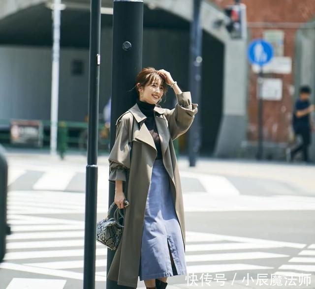气质|穿腻了风衣+阔腿裤，试试风衣+裙子和牛仔裤，一样高级有气质