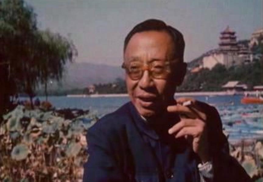  专家|溥仪回故宫重游, 说一个文物是自己的夜壶, 专家却在旁放声大笑