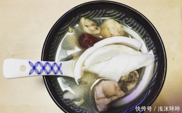 椰子鸡|椰子别只会喝汁,这样做,营养健康又美味,美味让人欲罢不能!