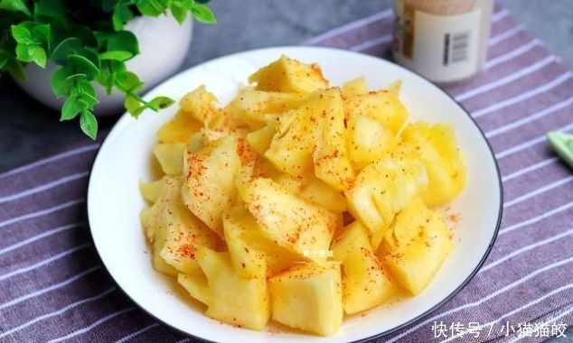 买完|买完菠萝回来这么吃,更加香甜可口,赶紧学起来