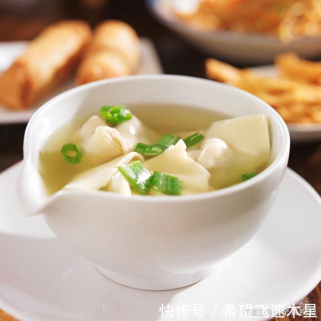 馅料|轻松4步教你饭店元宝馄饨做法,口感鲜嫩爽口,新鲜美味,不破皮