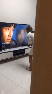 搞笑|搞笑GIF趣图:这是身上没一点伤,全伤到脑子上了