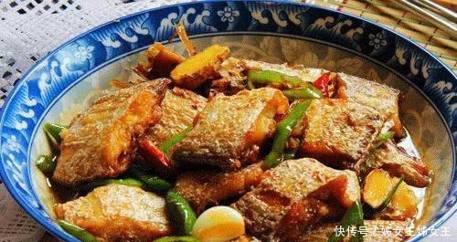 红烧|红烧带鱼香味十足,制作简单,非常下饭,深受人们欢迎